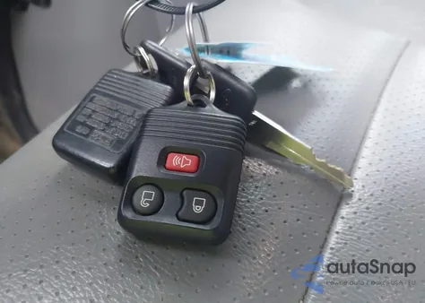 2013 Ford E-250 Commercial z USA, uszkodzony, nr VIN 1FTNE2EW6DDA13611